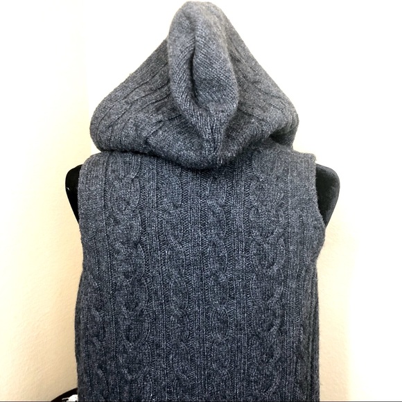 Sweater hooded Vest - Picture 5 of 5